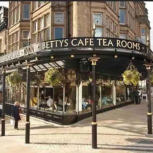 https://garden-apartment-central-harrogate-with-parking.yorkshirehotels.net