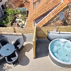 https://wesley-chapel-cyanacottages.yorkshirehotels.net