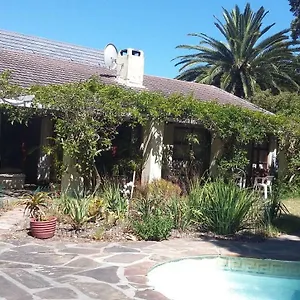 https://11-lucius-way.hotels-capetown.com
